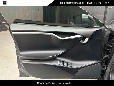 Used 2018 Tesla Model S P100D image 23
