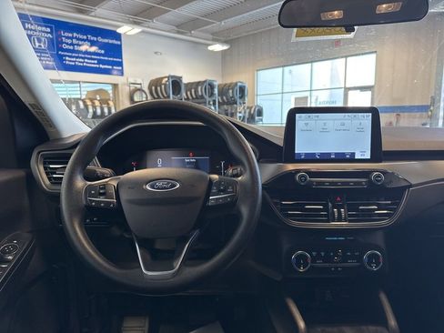 Used 2025 Ford Escape Active AWD/4WD image 9