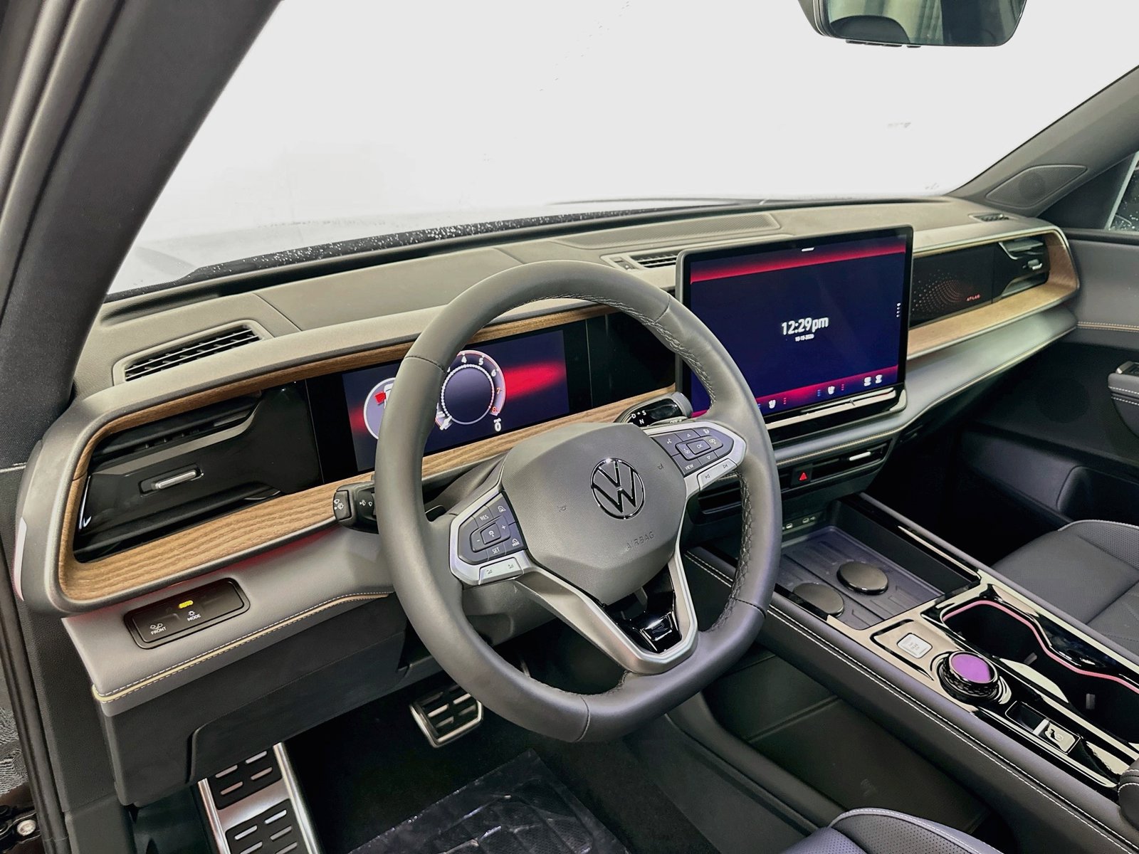 New 2027 Volkswagen Atlas SEL R-Line AWD/4WD image 9