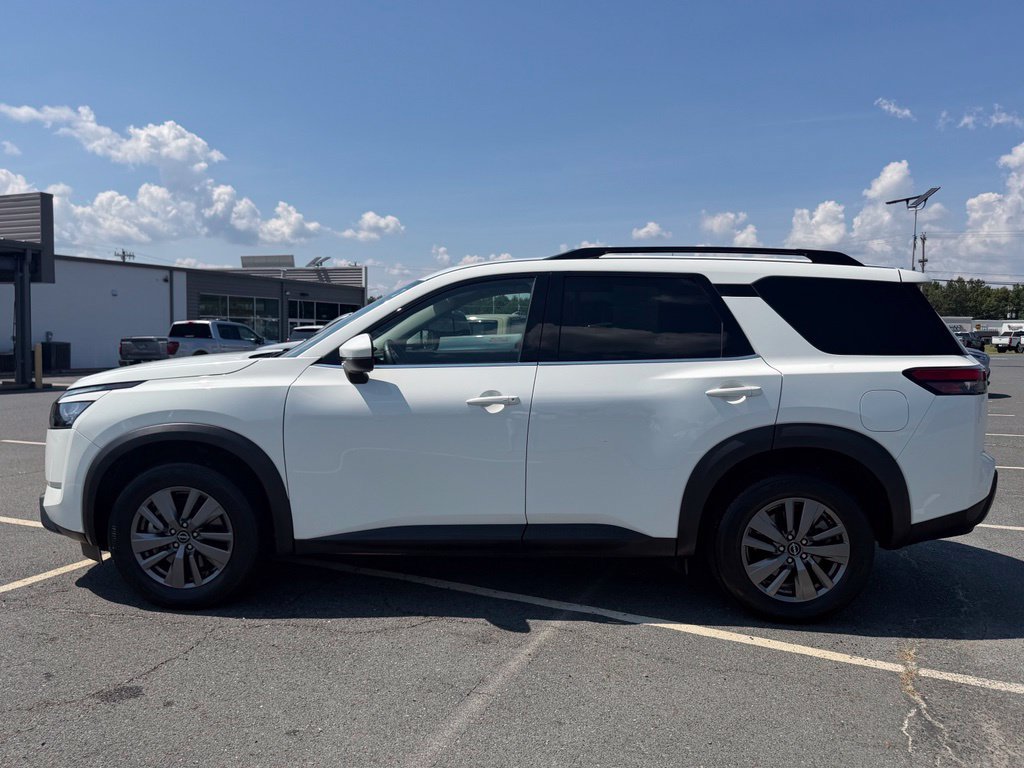 Used 2025 Nissan Pathfinder SV AWD/4WD image 8