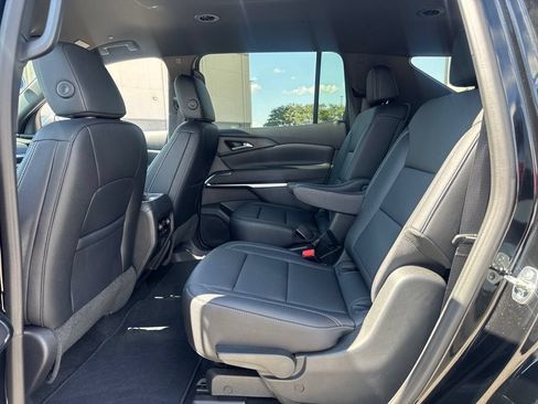 Used 2026 Chevrolet Traverse LT FWD image 14