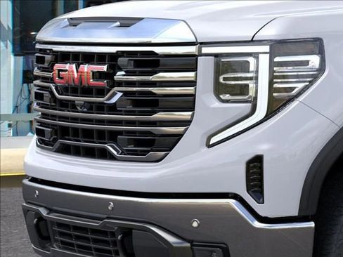 New 2026 GMC Sierra 1500 SLT image 13