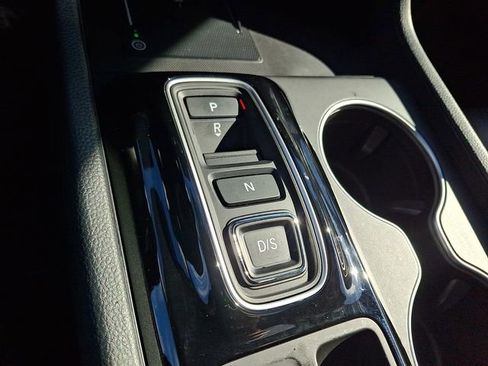 Used 2025 Honda Pilot Touring image 17