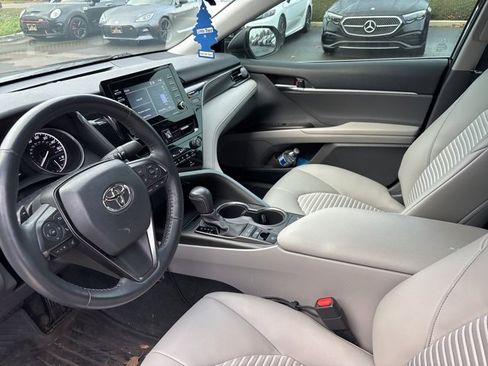 Used 2022 Toyota Camry SE image 7