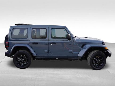 Certified 2025 Jeep Wrangler Unlimited Sahara w/ Safety Group image 4