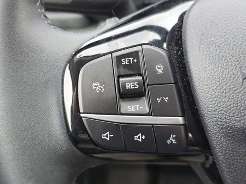 Certified 2025 Ford Escape SE w/ PHEV Premium Package FWD image 17