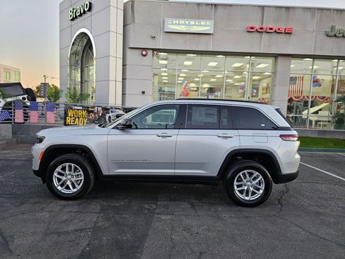 New 2026 Jeep Grand Cherokee Laredo RWD image 4