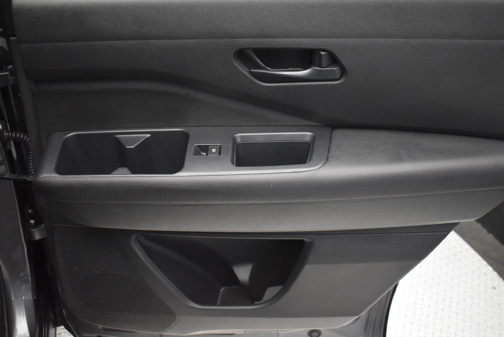 Certified 2025 Nissan Pathfinder SV FWD image 26