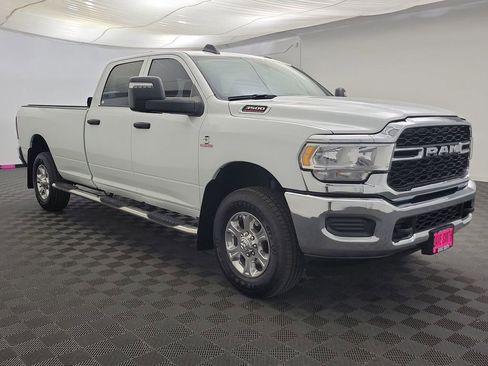 Used 2024 RAM 3500 Tradesman w/ Chrome Appearance Group image 6