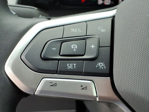 Used 2025 Volkswagen Atlas Cross Sport SE AWD/4WD image 27