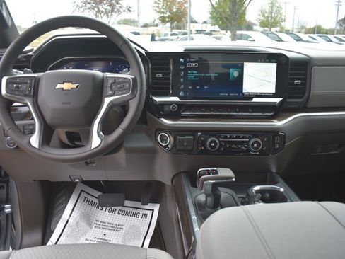 New 2026 Chevrolet Silverado 1500 LT w/ Z71 Off-Road Package image 18