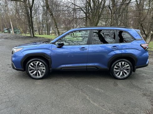 Certified 2025 Subaru Forester Touring w/ Touring Package image 5