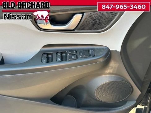 Used 2023 Hyundai Kona SE w/ Cargo Package FWD image 9