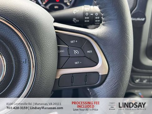 Used 2015 Jeep Renegade Limited FWD image 23