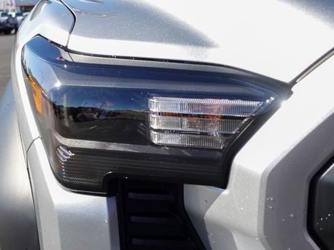 Certified 2024 Toyota Tacoma TRD Off-Road image 5