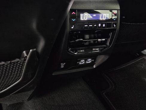 Used 2022 Jeep Grand Cherokee Summit AWD/4WD image 26