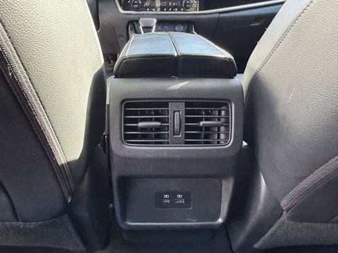 Used 2023 Nissan Rogue SL image 18