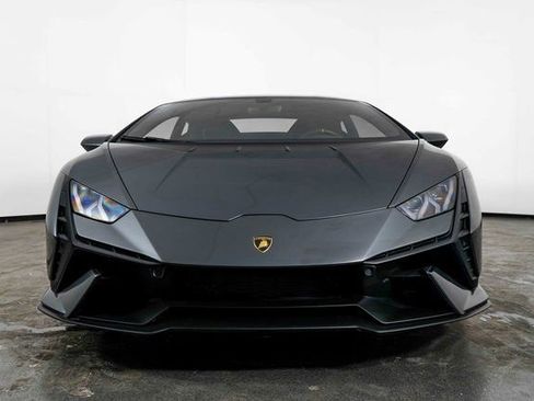 Used 2023 Lamborghini Huracan Tecnica image 3