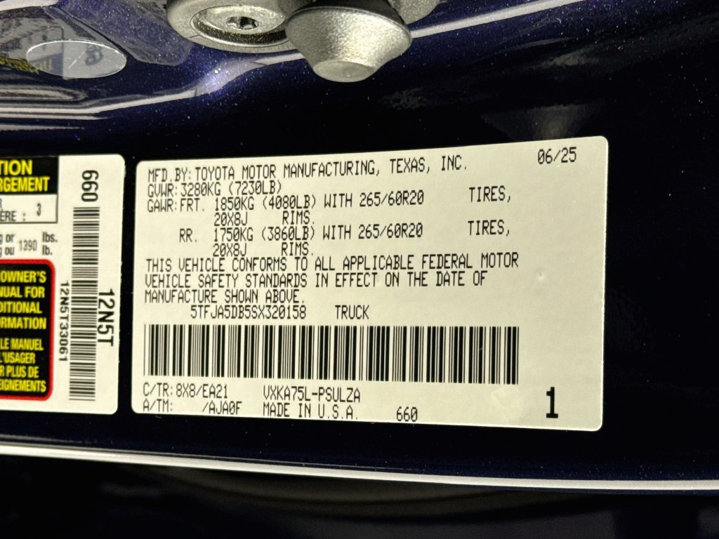Used 2025 Toyota Tundra Limited AWD/4WD image 35