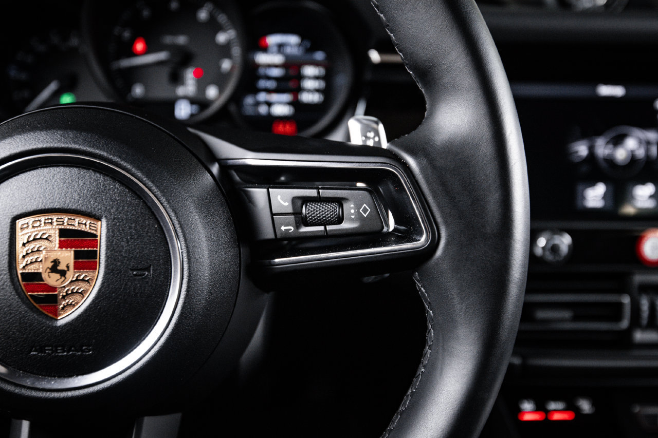 Certified 2026 Porsche Macan AWD/4WD image 16