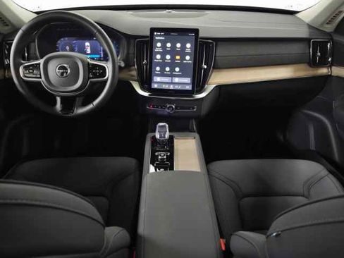 Certified 2025 Volvo XC90 B6 Plus image 15