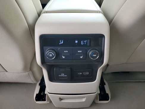 Used 2023 GMC Acadia Denali w/ Denali Technology Package image 22