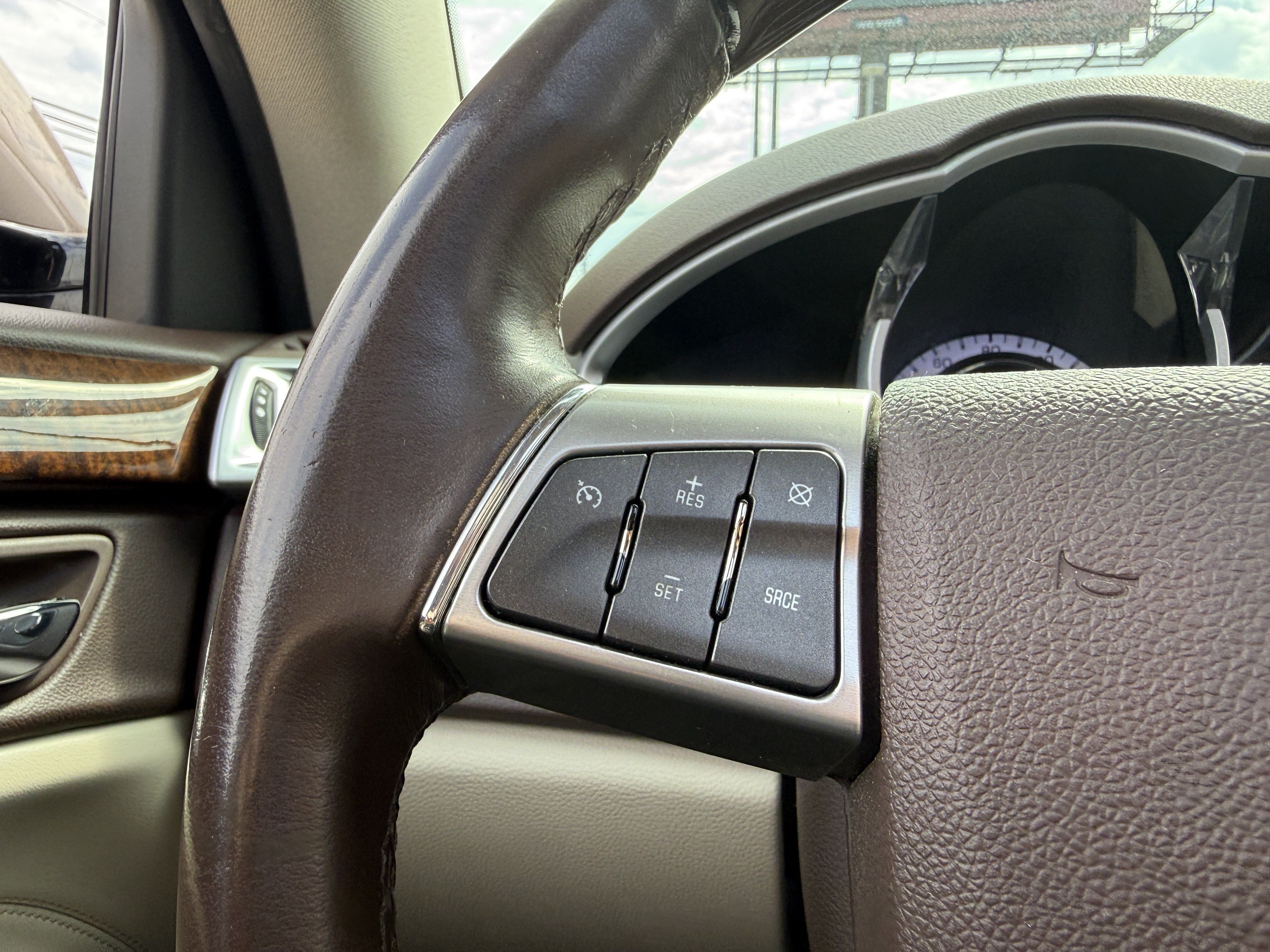 Used 2011 Cadillac SRX Luxury FWD image 14