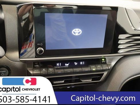 Used 2025 Toyota Camry SE image 21