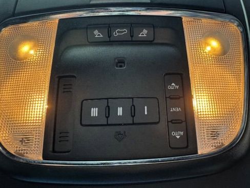 Used 2021 Jeep Grand Cherokee Limited image 36