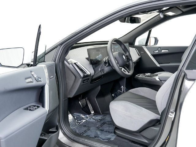 Used 2026 BMW iX xDrive60 w/ M Sport Package AWD/4WD image 7