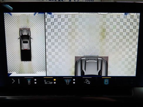 Used 2024 Chevrolet Silverado 2500 LT w/ Midnight Edition image 21