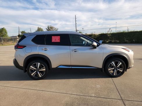 Certified 2022 Nissan Rogue Platinum w/ Head-Up Display Package image 4