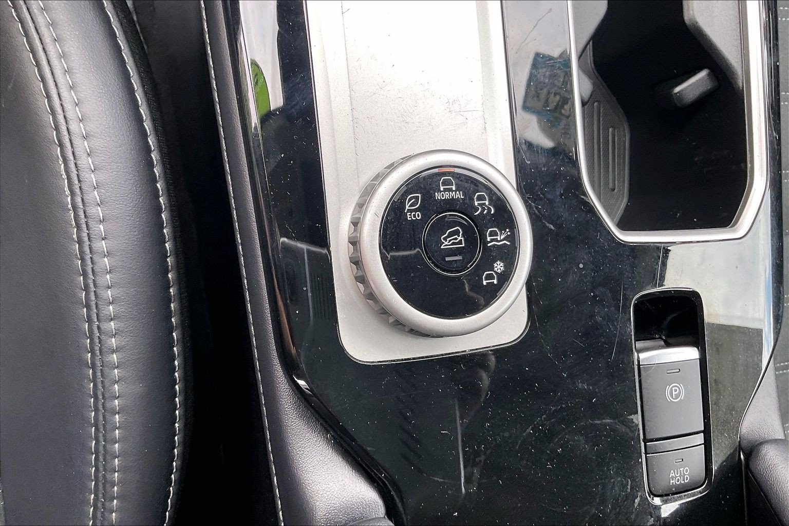Used 2025 Mitsubishi Outlander SE FWD image 33