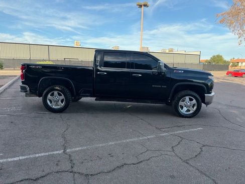 Used 2020 Chevrolet Silverado 2500 LTZ w/ LTZ Plus Package image 10
