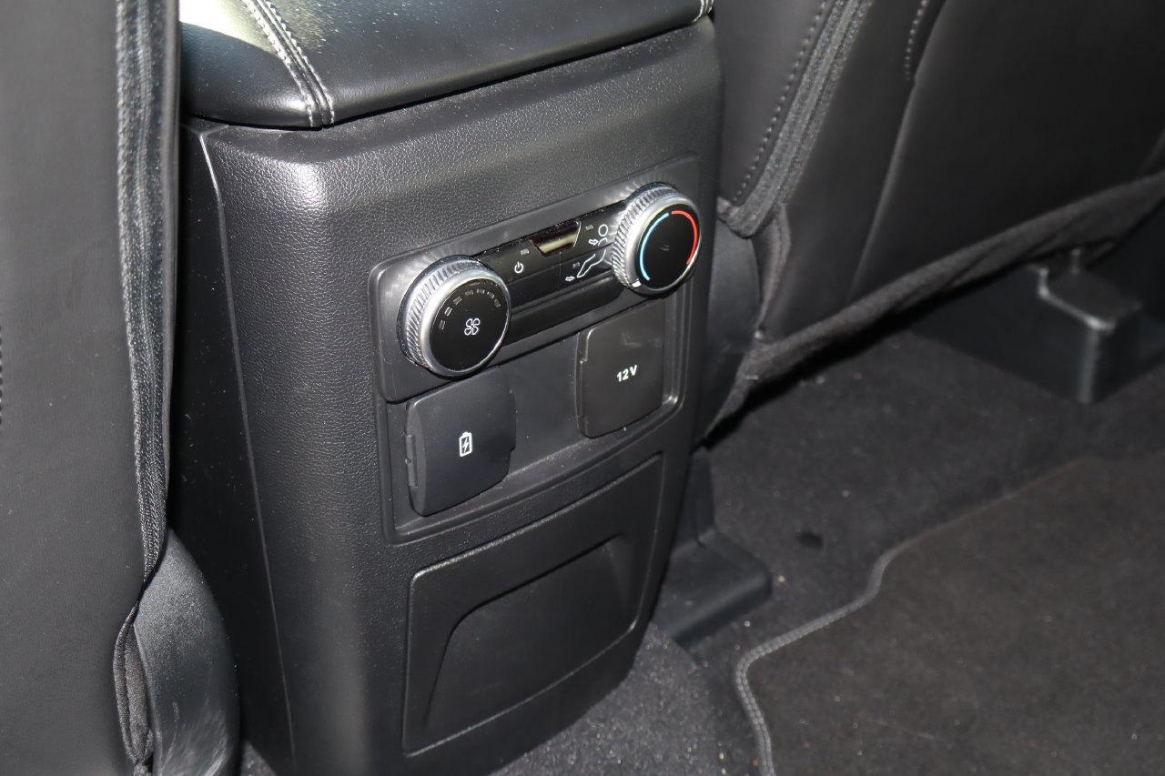 Used 2024 Ford Explorer XLT w/ Equipment Group 202A RWD image 20