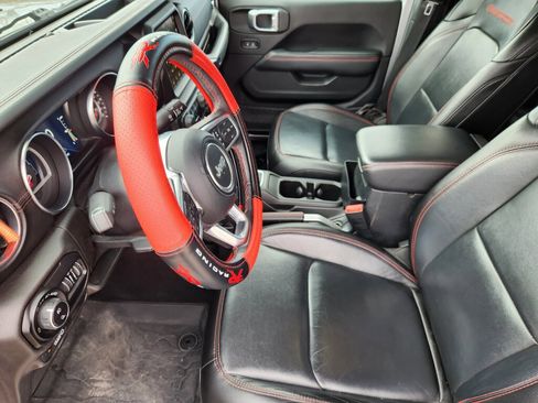 Used 2020 Jeep Gladiator Rubicon image 8