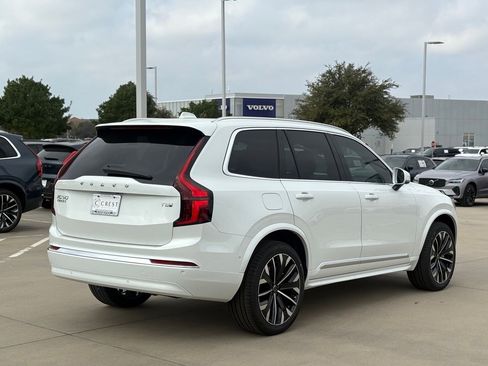 New 2026 Volvo XC90 T8 Plus w/ Protection Package Premier image 5