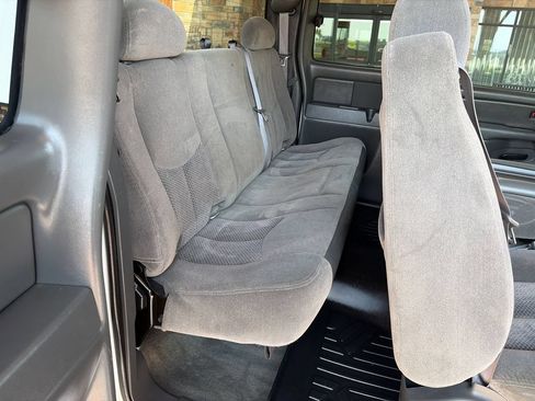 Used 2007 Chevrolet Silverado 2500 LT AWD/4WD image 20