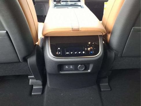 New 2026 Nissan Armada SL w/ Captain's Chari Seat Package AWD/4WD image 16