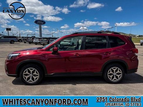 Used 2021 Subaru Forester Premium AWD/4WD image 2