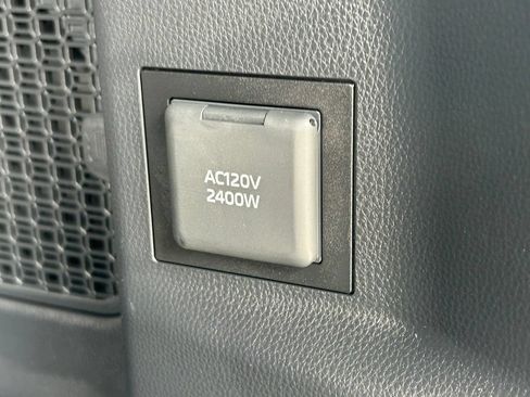 Certified 2025 Toyota 4Runner Platinum AWD/4WD image 15