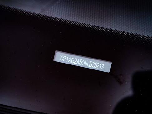 Used 2022 Porsche Macan S image 32