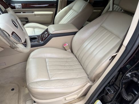 Used 2005 Lincoln Aviator 2WD image 13
