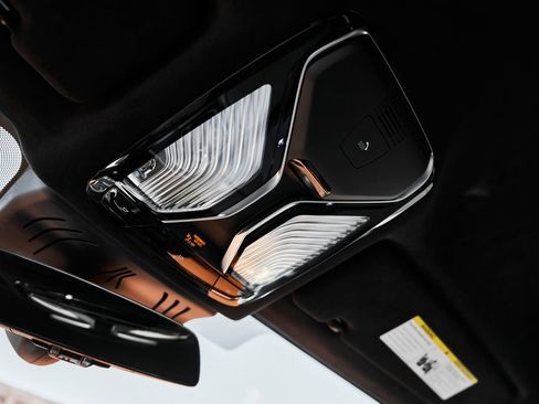 Used 2025 BMW ALPINA B8 xDrive Gran Coupe AWD/4WD image 89