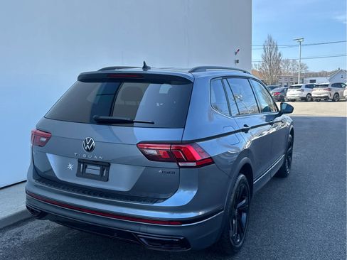 Used 2024 Volkswagen Tiguan SE R-Line AWD/4WD image 4