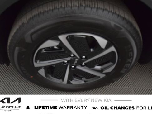 New 2025 Kia Sportage LX image 21