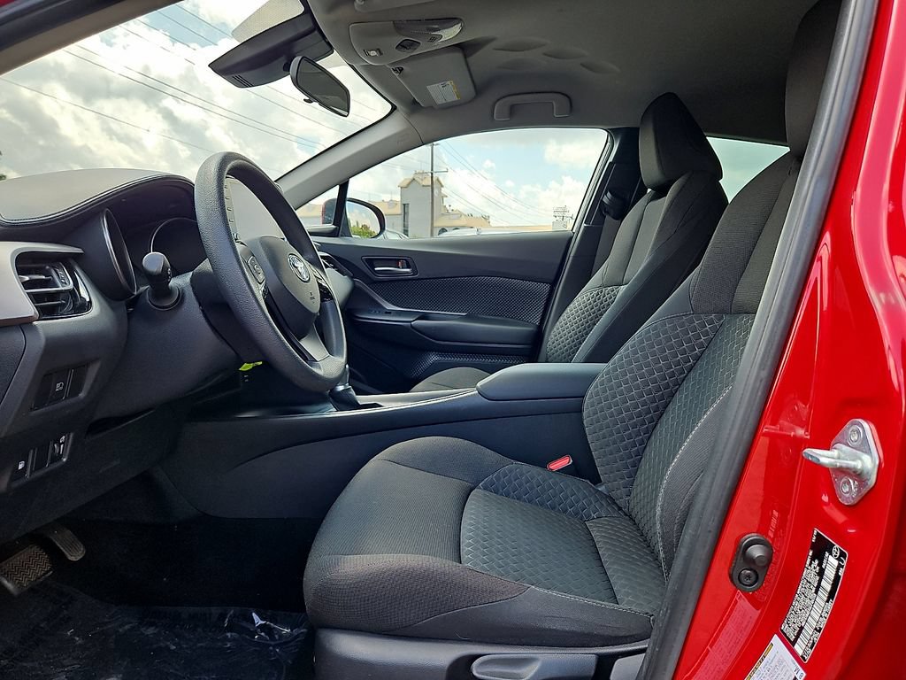 Used 2020 Toyota C-HR LE FWD image 14