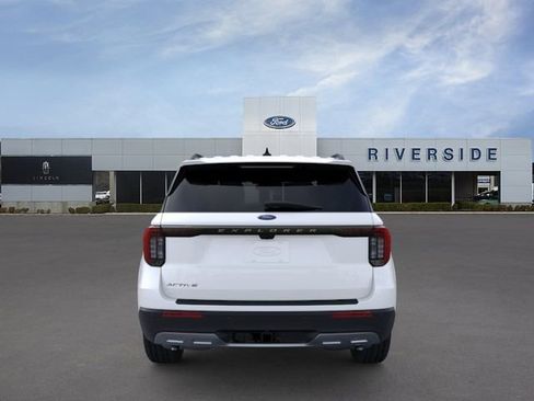 New 2026 Ford Explorer Active RWD image 5