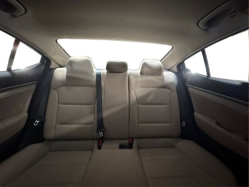 Used 2018 Hyundai Elantra SEL FWD image 14
