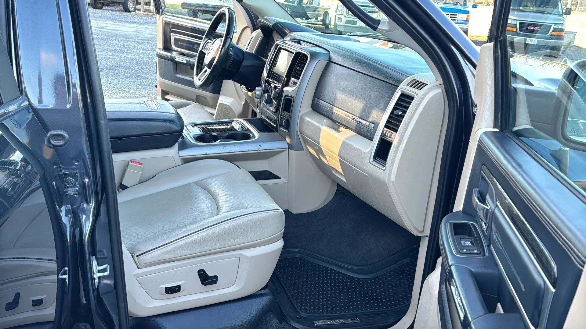 Used 2018 RAM 1500 Limited AWD/4WD image 11